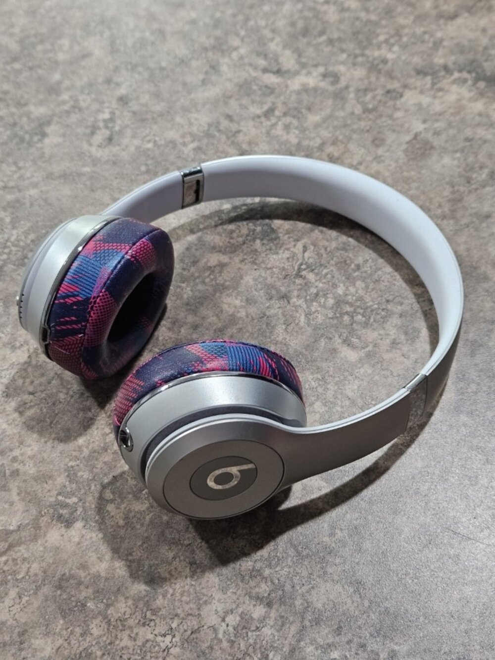 Beats Solo3 Wireless Silver A1796 On-Ear Bluetooth Headphones